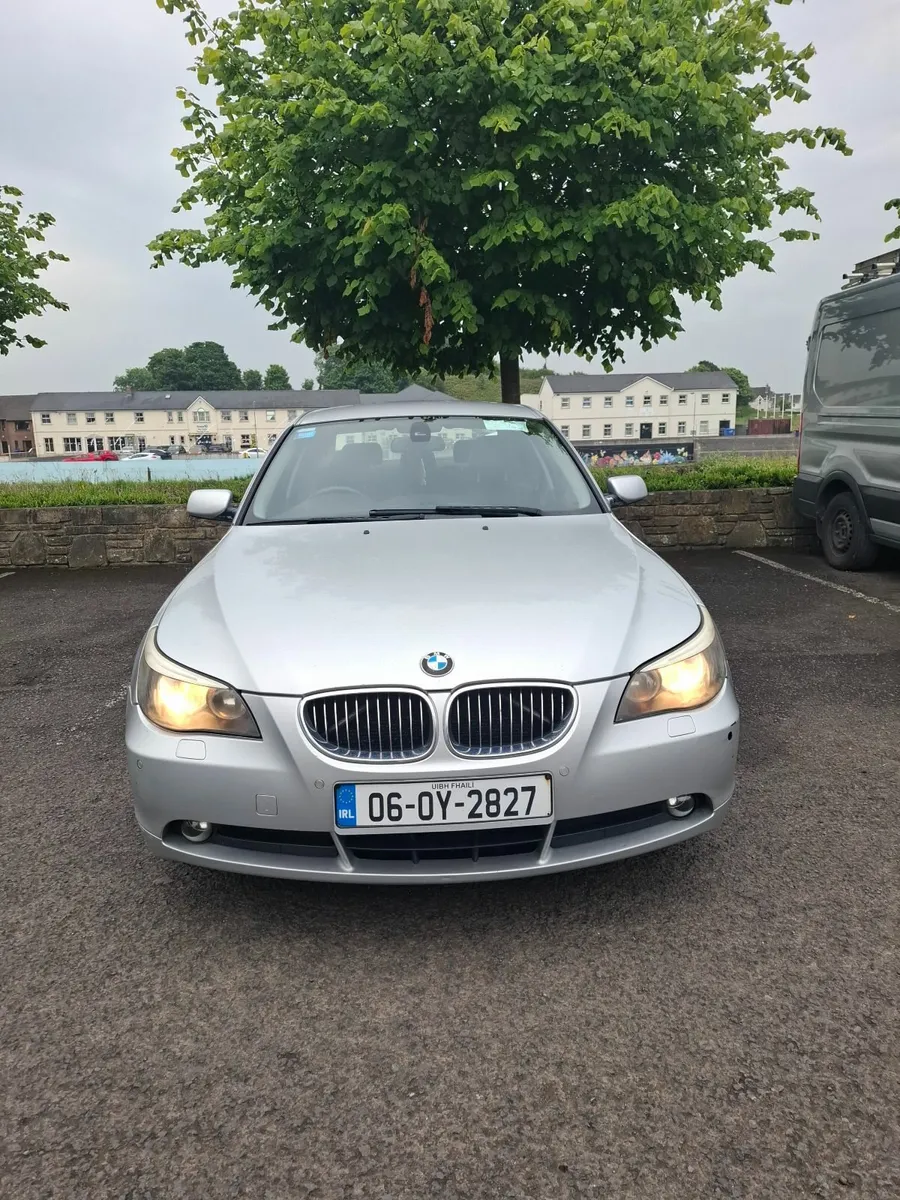 BMW 5-Series 2006 - Image 2