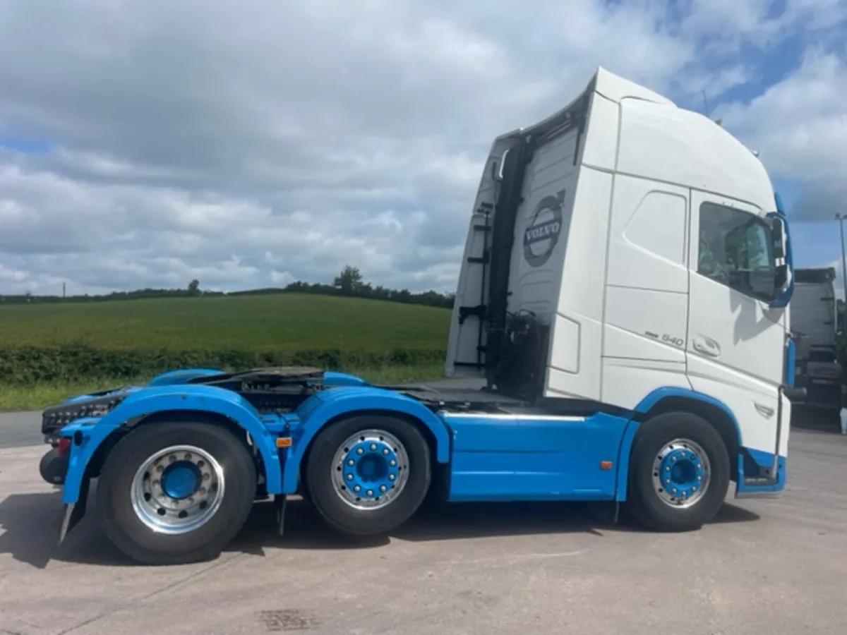 221 Volvo FH 540 6x2 Tractor Unit - Image 4