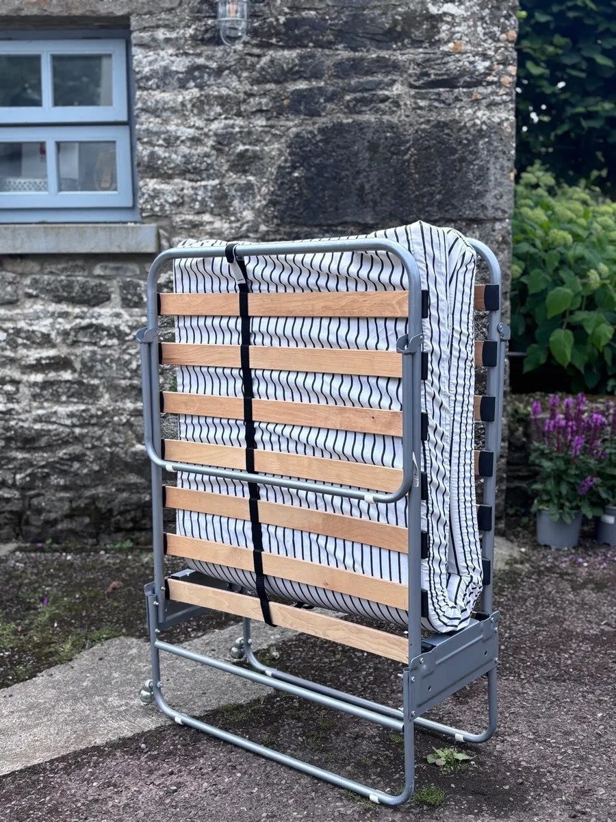 Fold out beds - Image 1