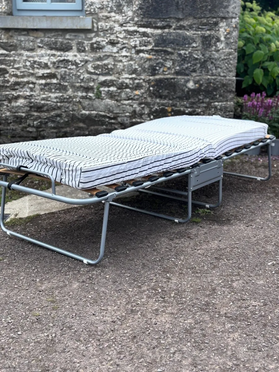 Fold out beds - Image 2