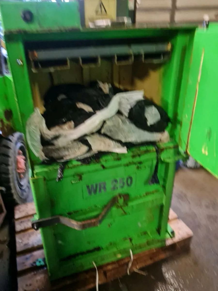 Cardboard plastic baler - Image 3