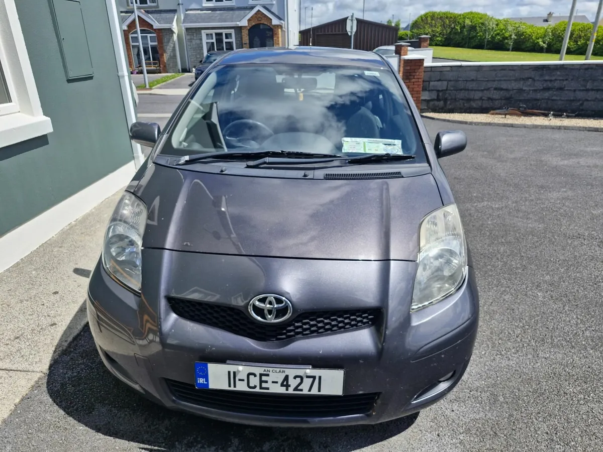 Toyota Yaris 2011 - Image 1