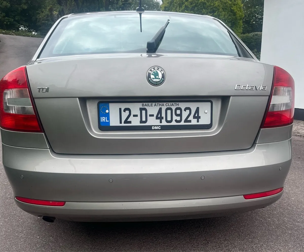 2012 Skoda Octavia 1.6 TDI Automatic - Image 3