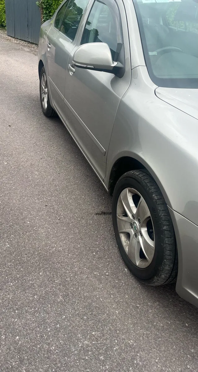 2012 Skoda Octavia 1.6 TDI Automatic - Image 4
