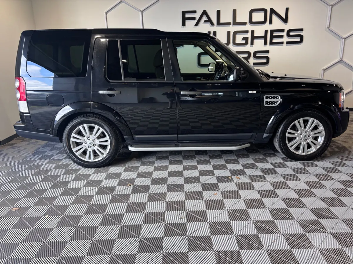 Land Rover Discovery 3.0 5 Seat N1 // VERY LOW KMS - Image 4