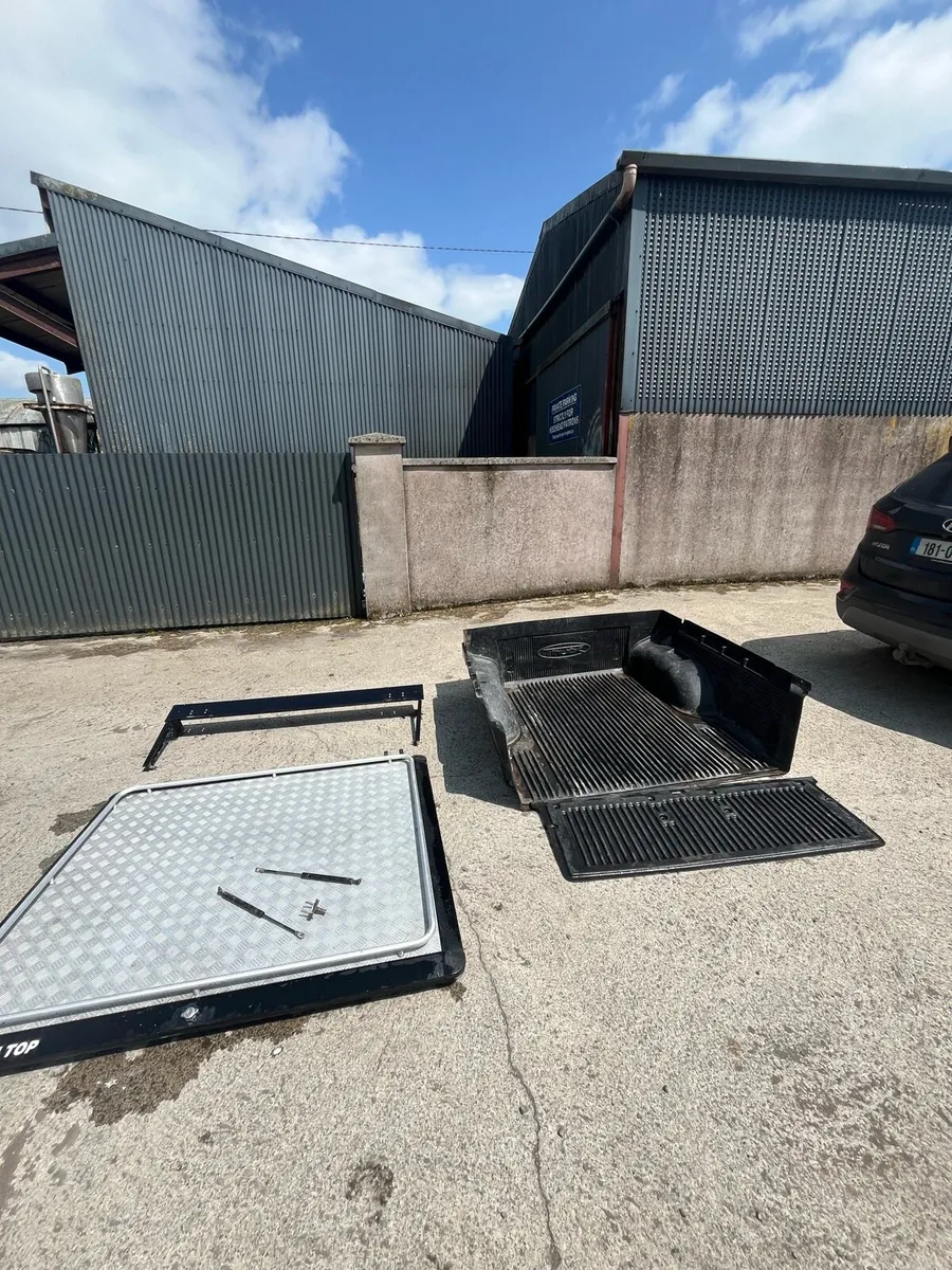 Isuzu de max mountain top - Image 1