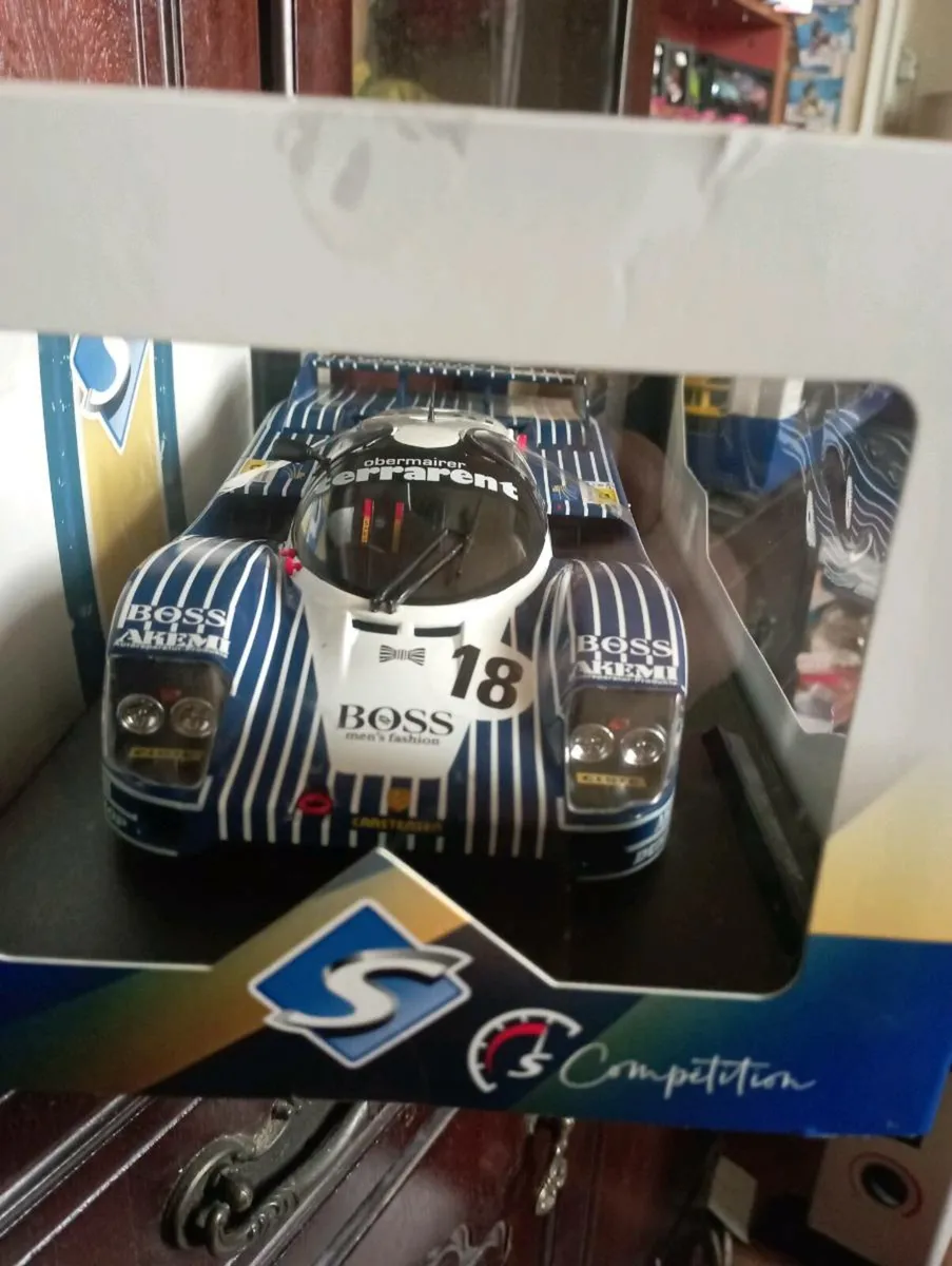3 X SOLIDO  DIE-CAST MODLE' S CARS 1-18 SCALE - Image 2