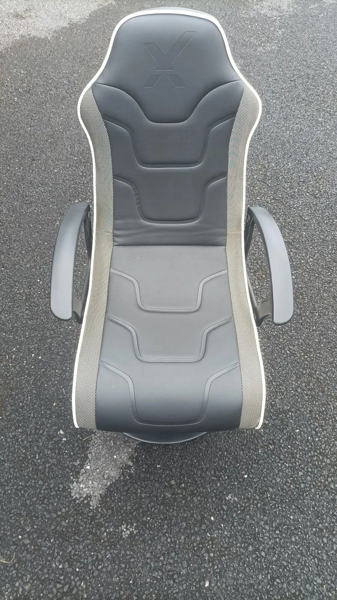 LED Light Gaming Chair - Image 3