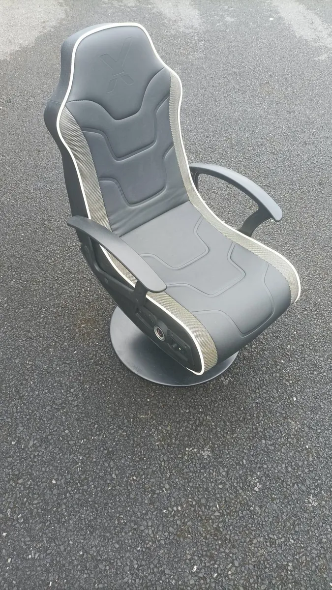 LED Light Gaming Chair - Image 1