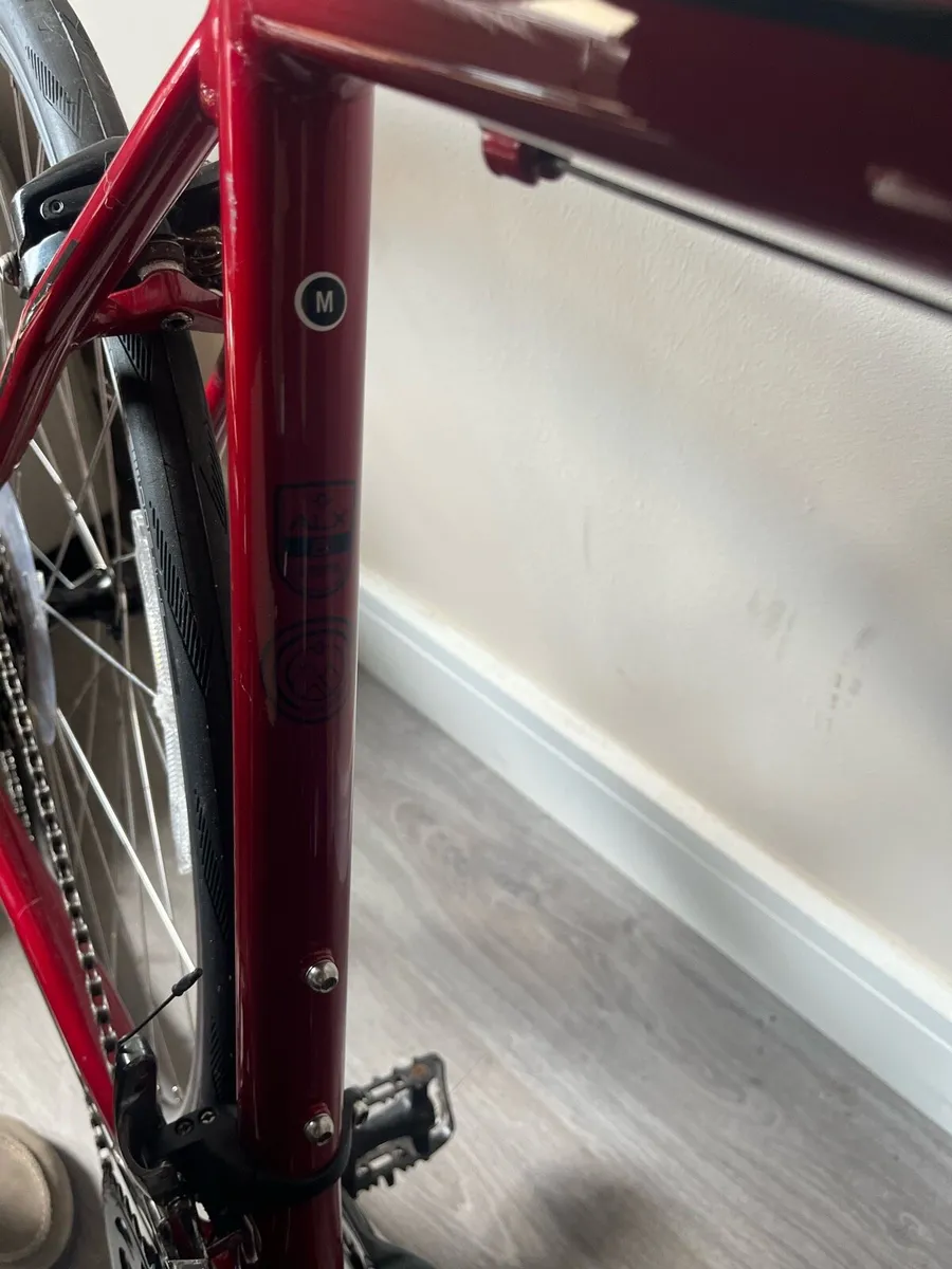 Genesis Delta Men’s Road Bike Red - Image 3