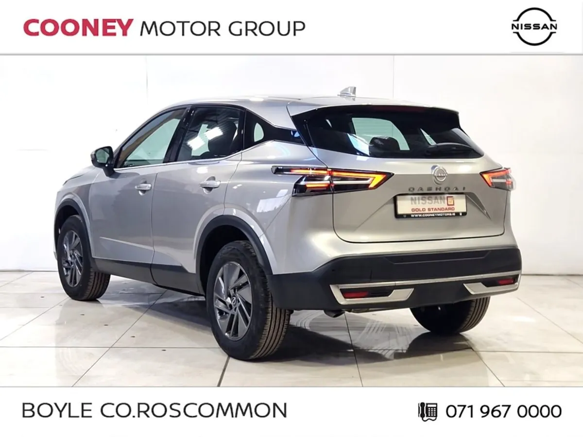 Nissan QASHQAI 1.3 PET Mild Hybrid SV Warm Pack D - Image 3