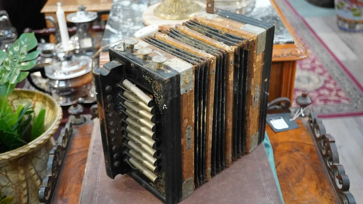 Antique German Concertina - "Stahlstimmen" Model - Image 2