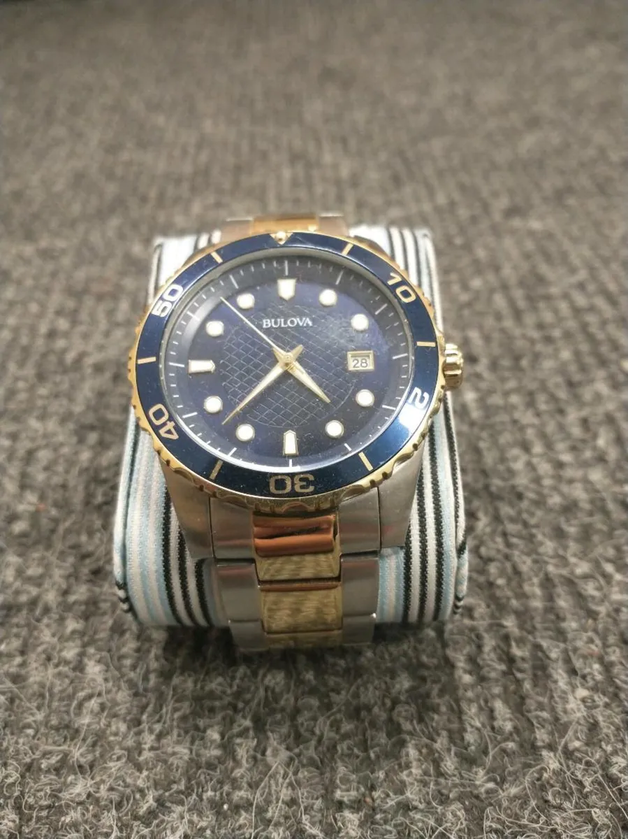 Bulova men's watch - Image 1