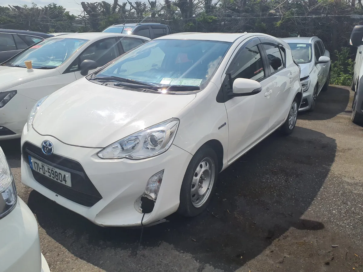 2017 Toyota aqua - Image 1