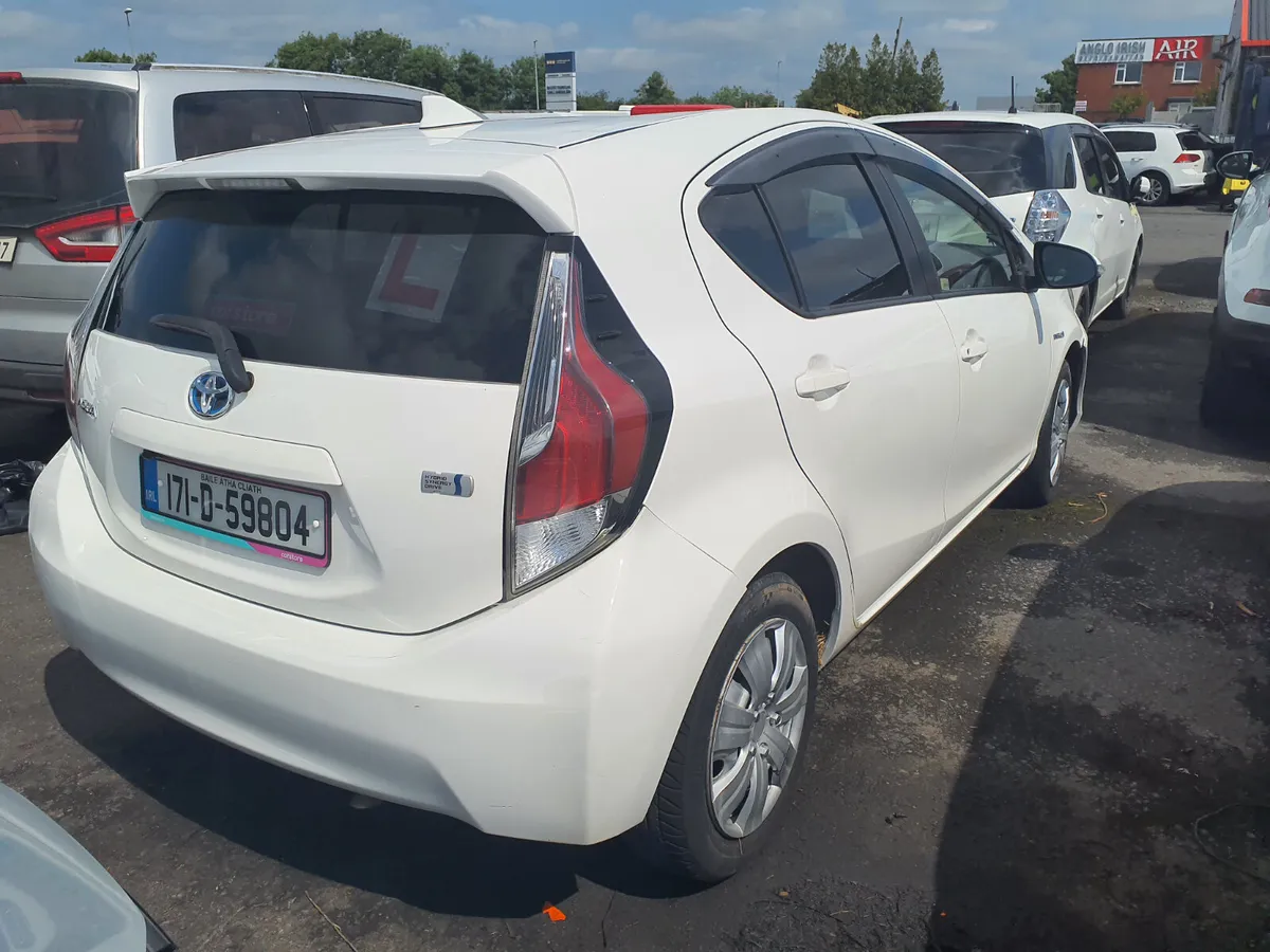 2017 Toyota aqua - Image 3