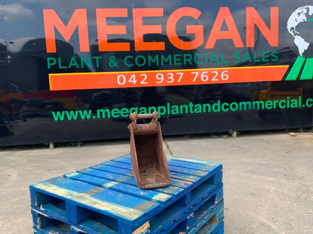 11" MINI DIGGER BUCKET....35mm PINS.....237w - Image 1