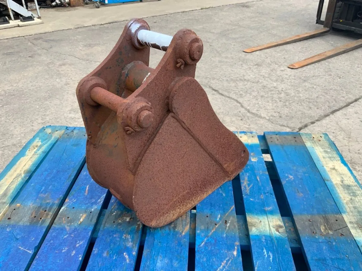 11" MINI DIGGER BUCKET....35mm PINS.....237w - Image 4