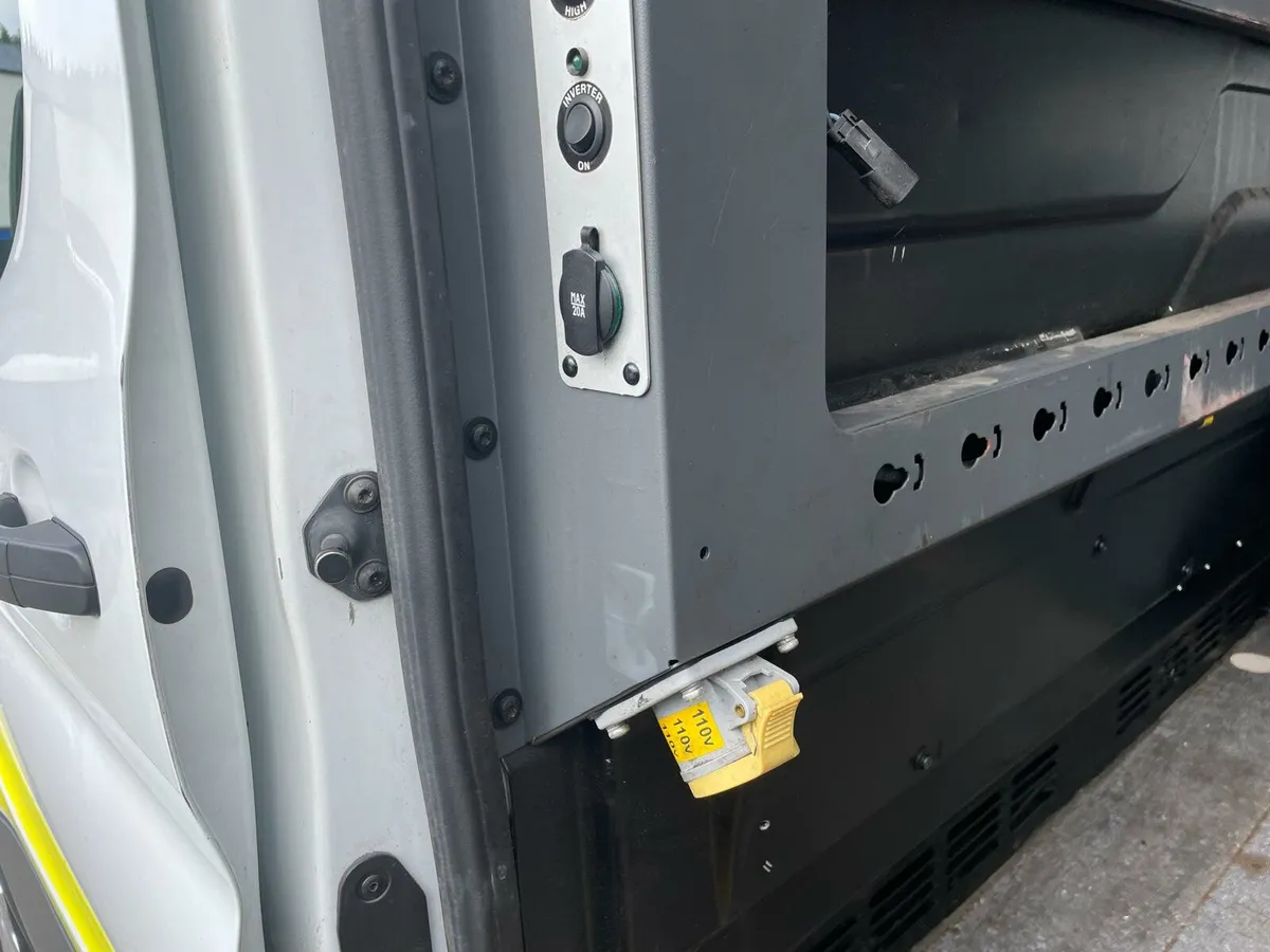 2018 ford transit  moble work  shop - Image 4