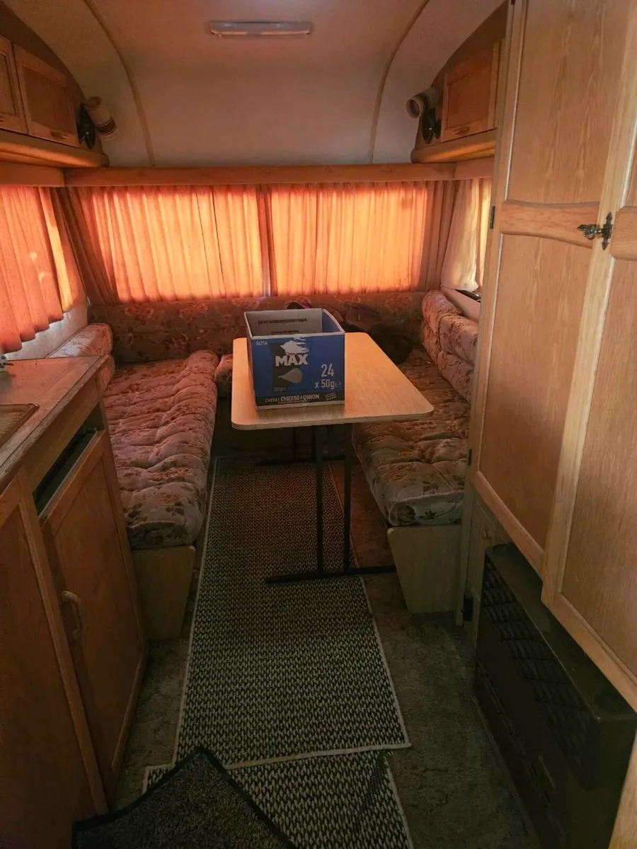 Caravan - Image 4