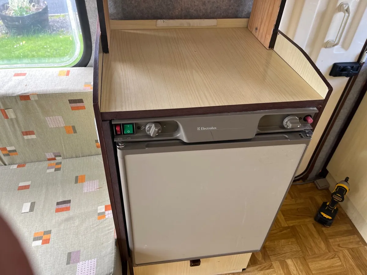Small 10 foot caravan for sale - Image 2