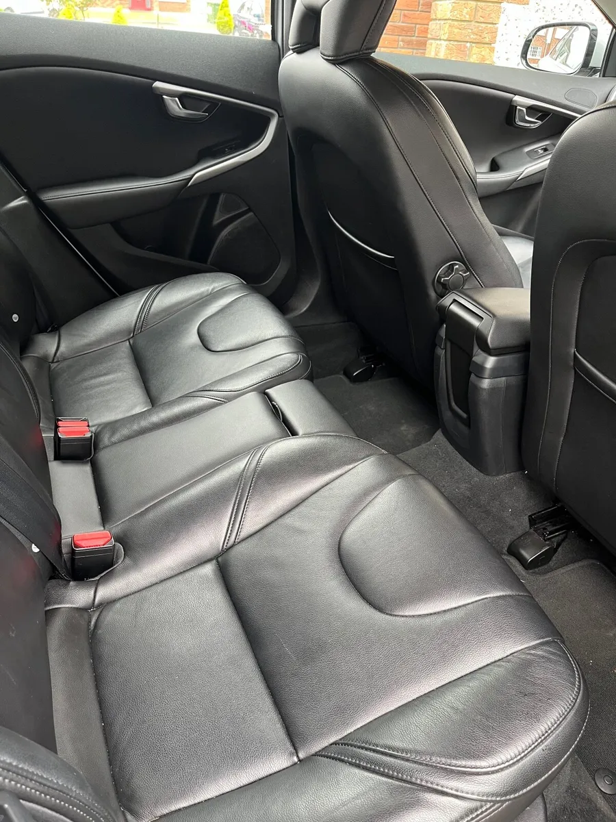 Volvo V40 2015 - Image 4