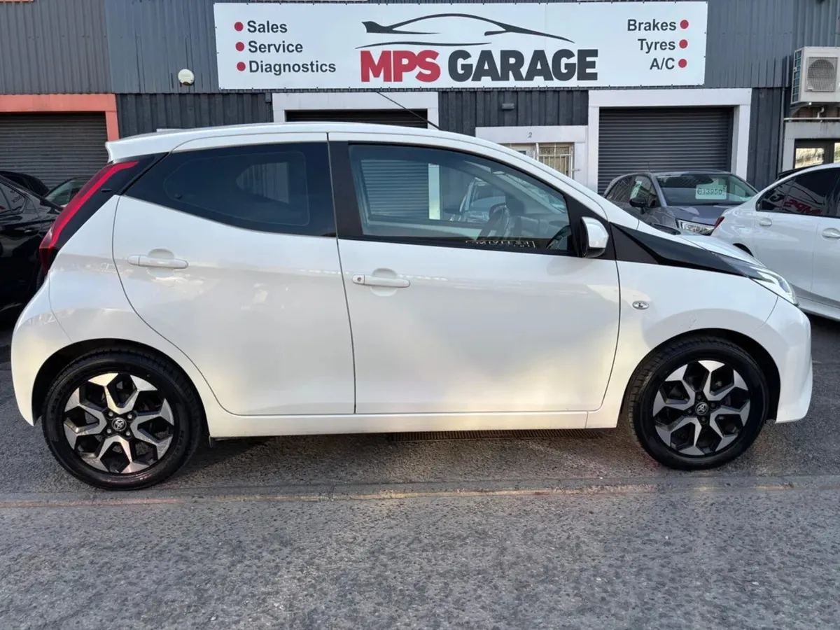 2021 Toyota Aygo 1.0 VVT-i  x play Smartphone - Image 1