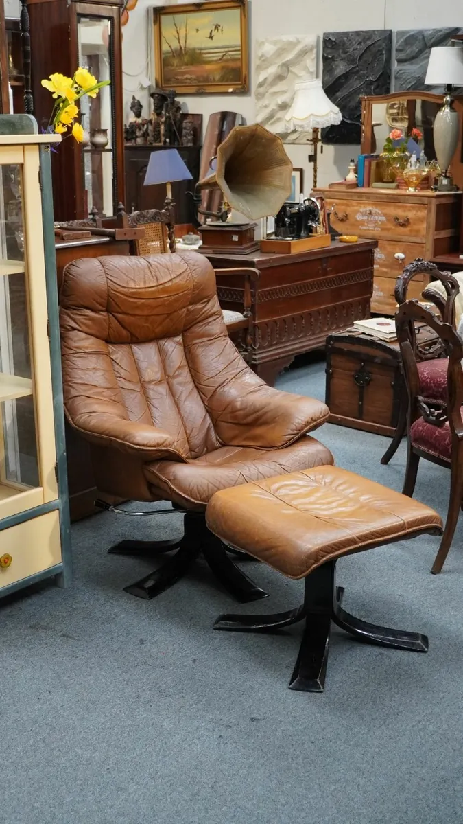 🪑 Granfort Recliner Armchair with Footstool - Image 2