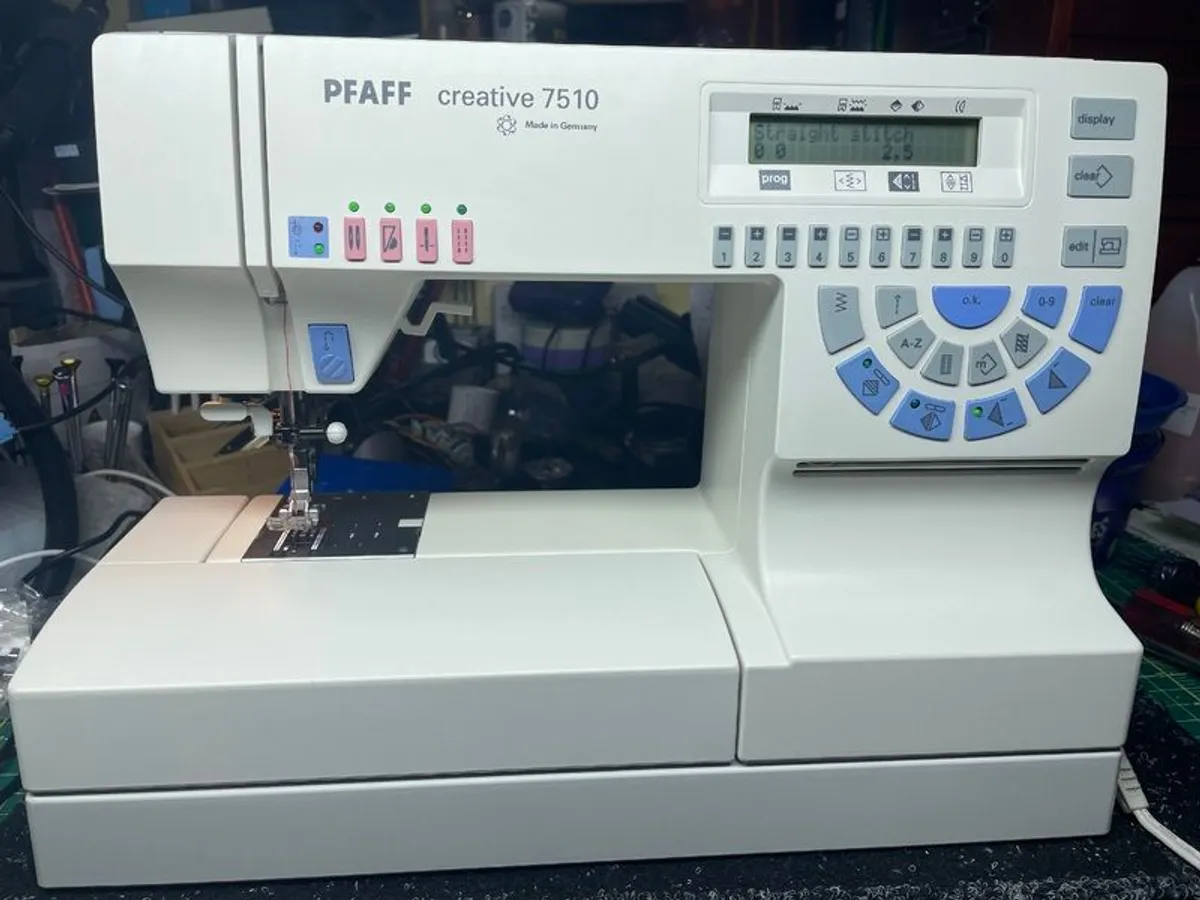 PFAFF Creative 7510 Sewing Machine - Just Serviced - Image 2