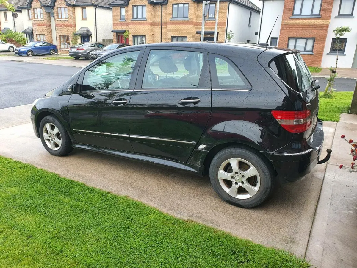 Mercedes b150 2009 - Image 4