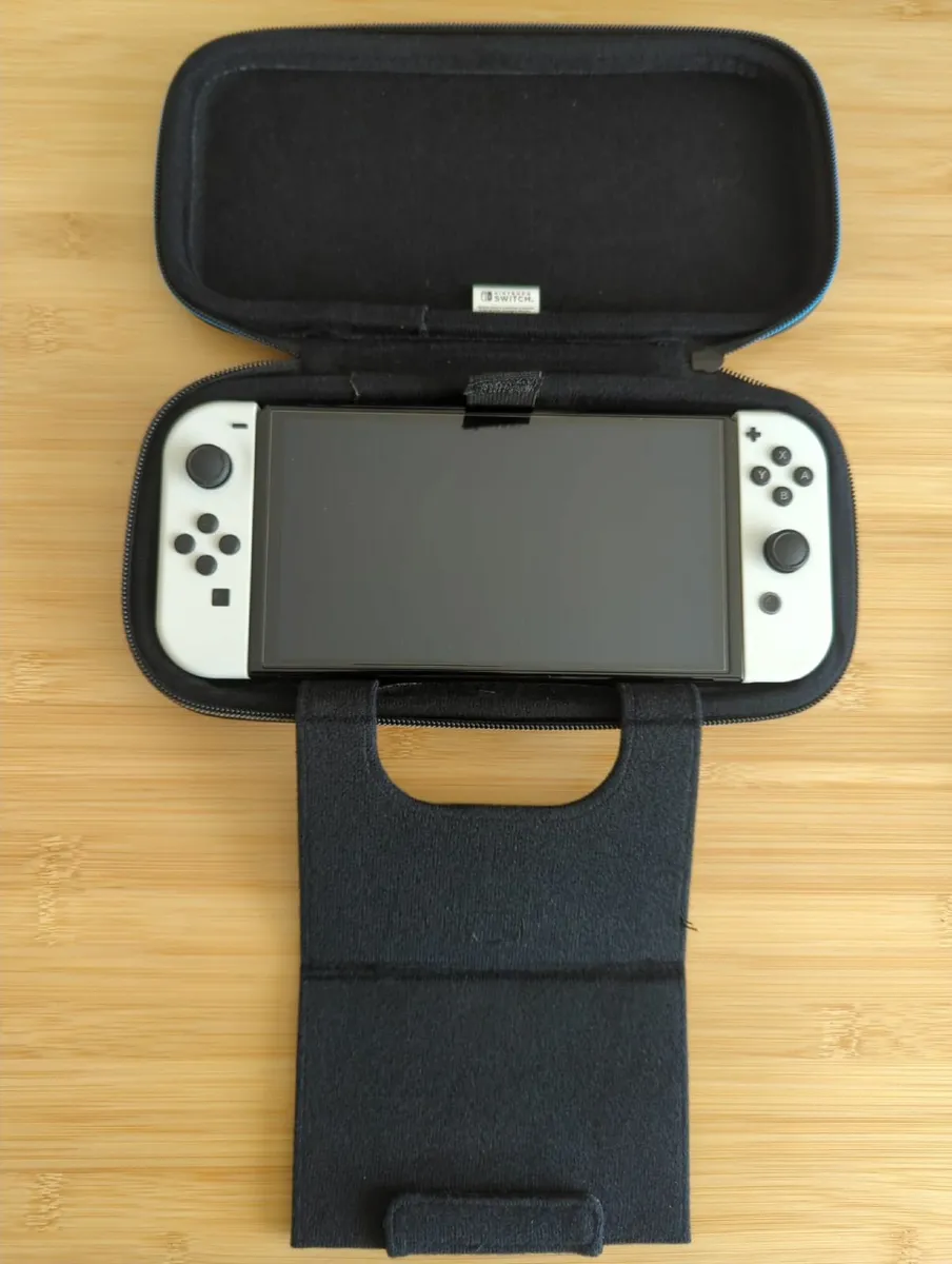 Switch OLED + Controller + 256GB SD + Zelda Case - Image 2