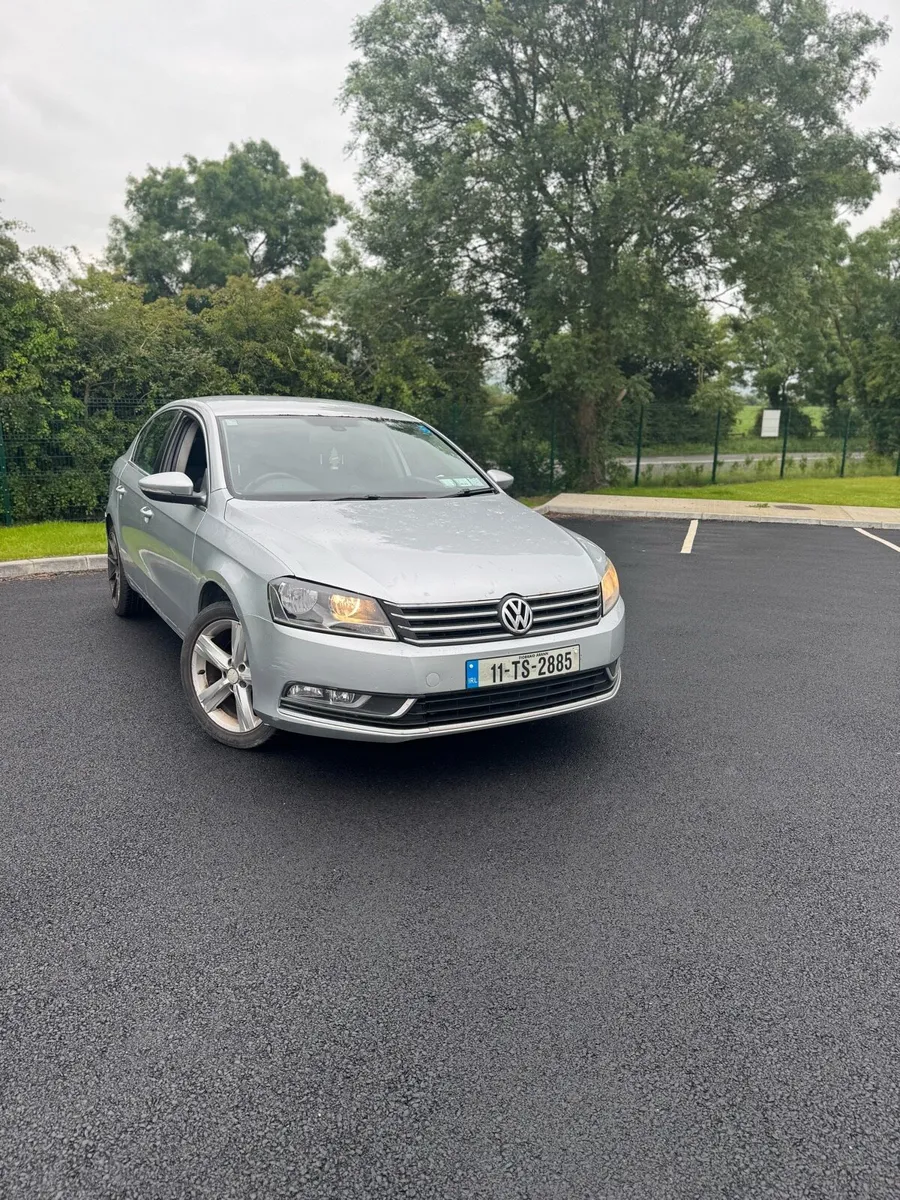 Volkswagen Passat - Image 1