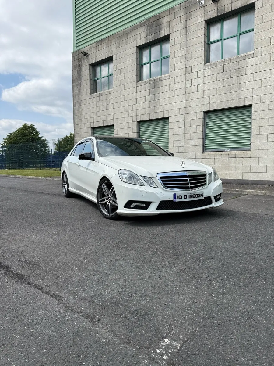 2010 Mercedes E350 Avantgarde - Image 2