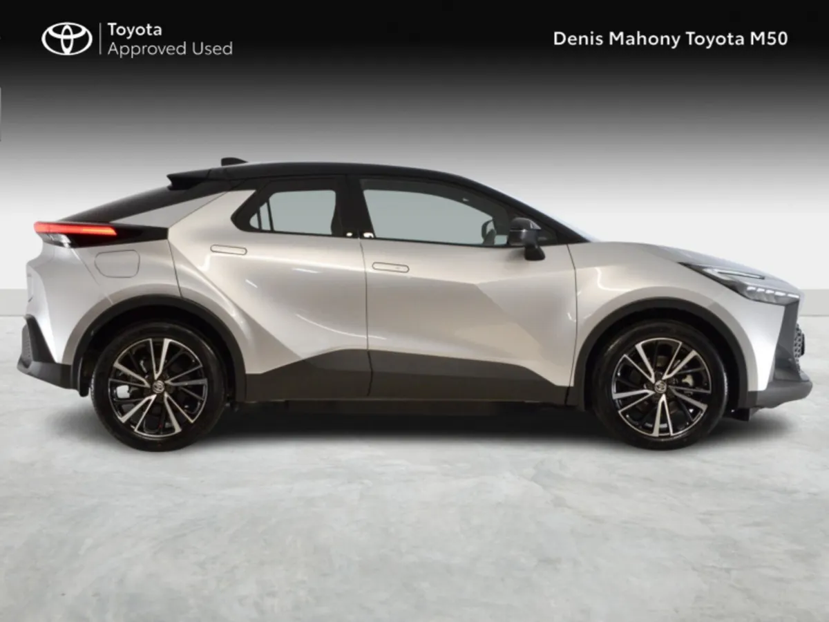 Toyota C-HR Plug-In Hybrid - Image 3