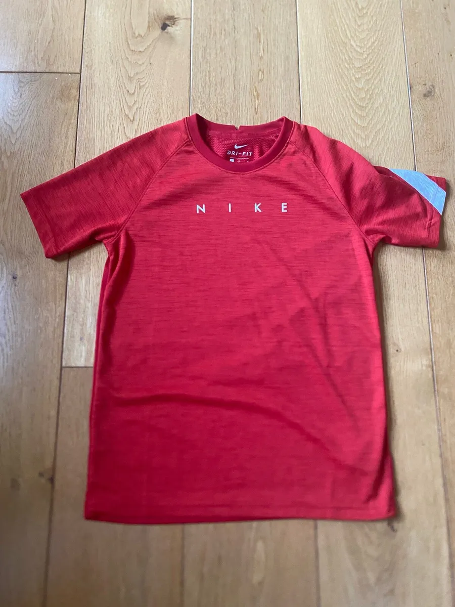 Boys Nike Clothing Bundle - Image 3