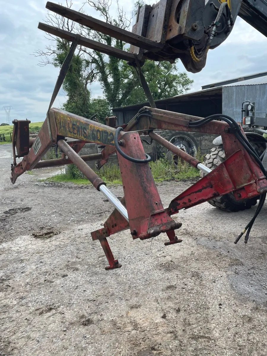 Massey 80 loader - Image 3