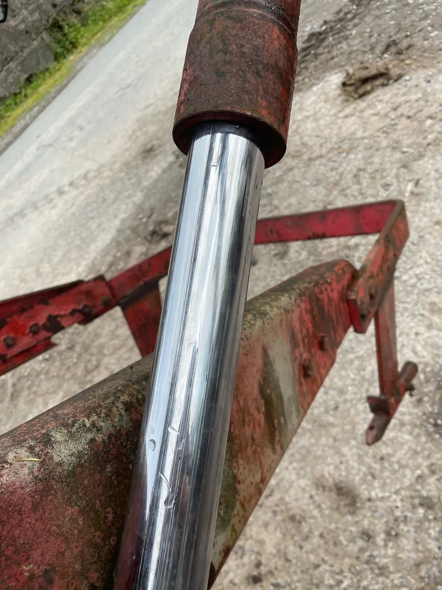 Massey 80 loader - Image 4