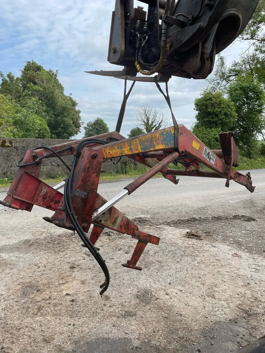 Massey 80 loader - Image 1