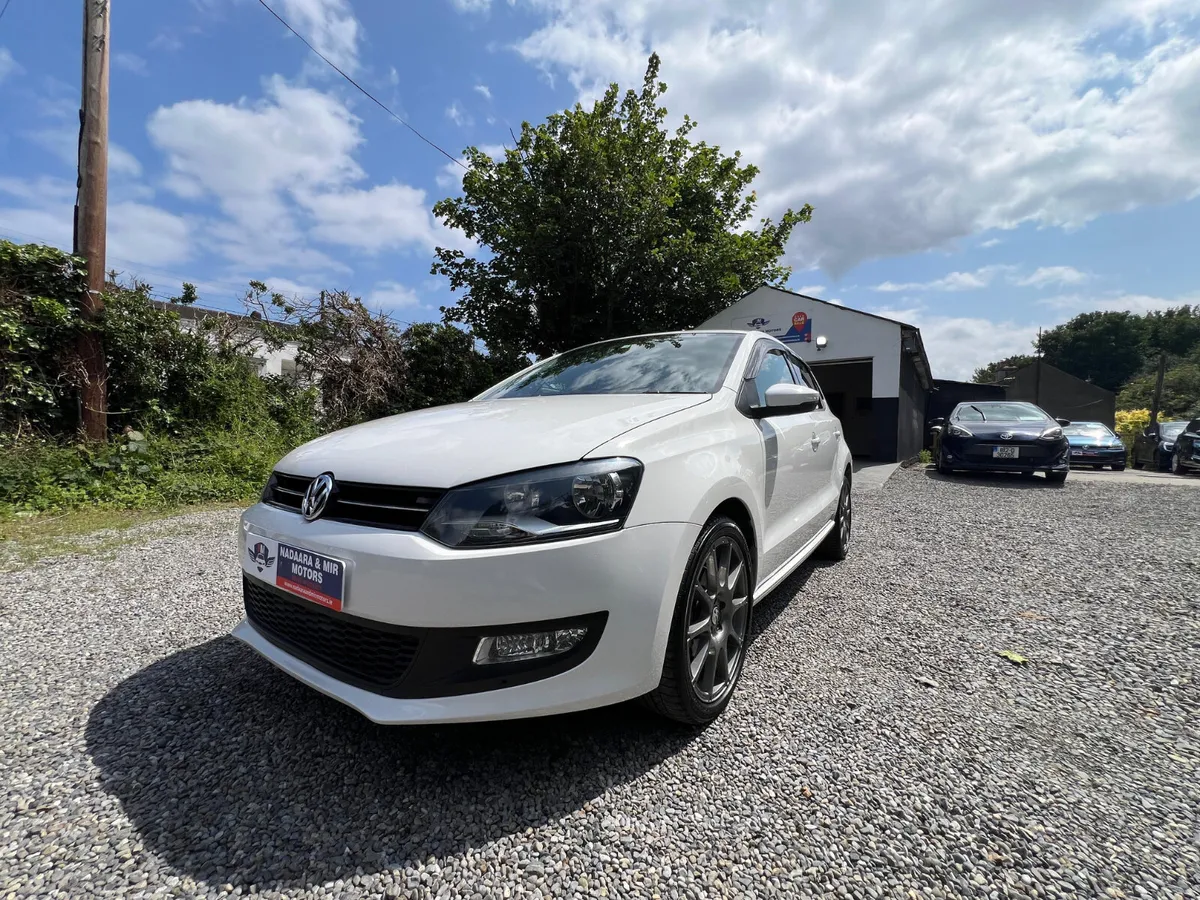 2014 Volkswagen polo bluemotion (Automatic ) - Image 2