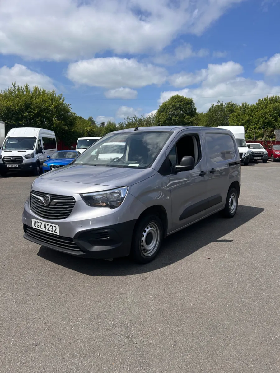 Vauxhall Combo 2021 - low Miles - Image 3