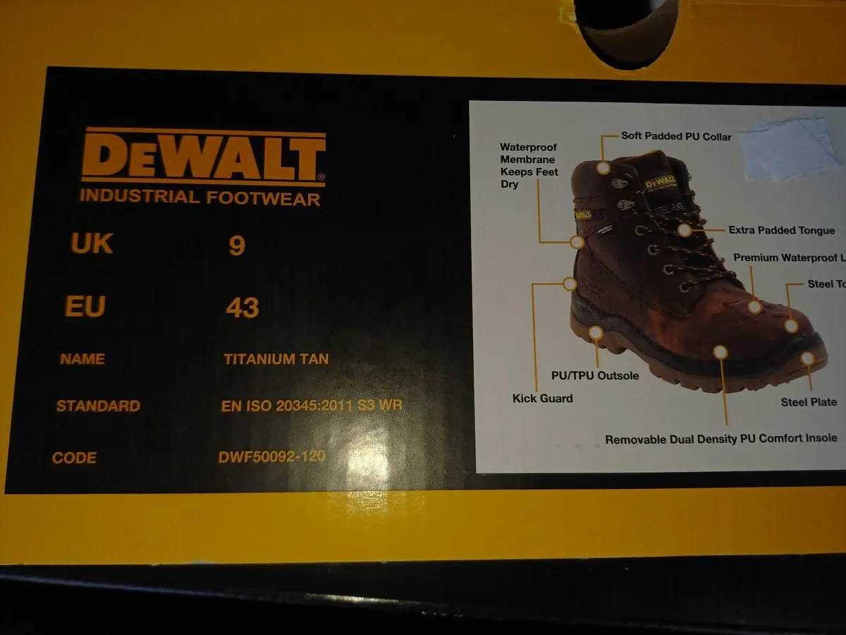 Brand New in box DeWalt Safety Boots - Image 2
