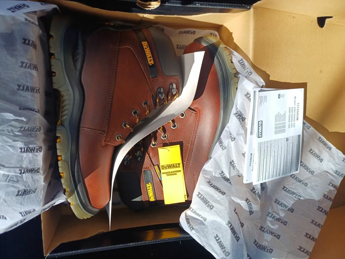 Brand New in box DeWalt Safety Boots - Image 3