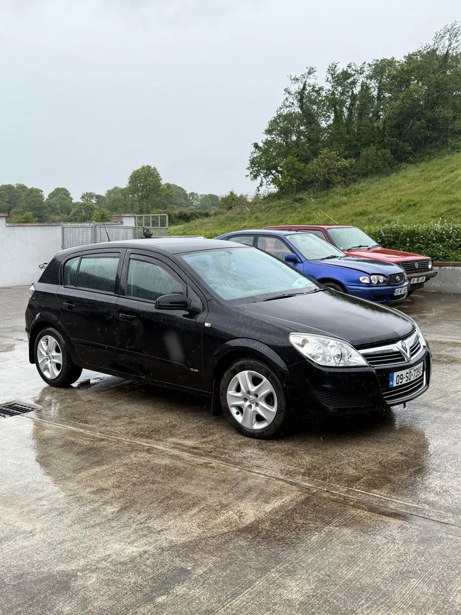 Vauxhall Astra 2009 1.7 Litre CDTi - Image 1