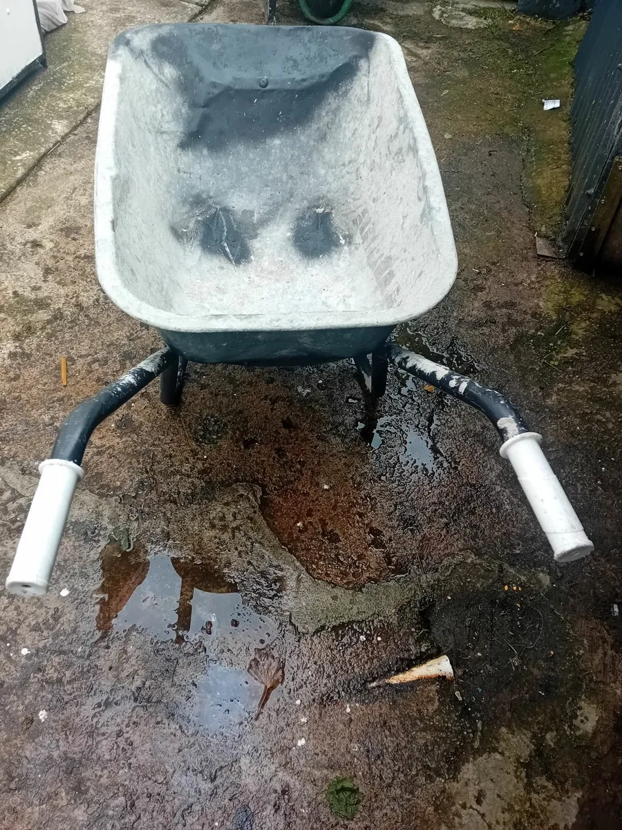 Titan mitre steel saw wheelbarrow - Image 3