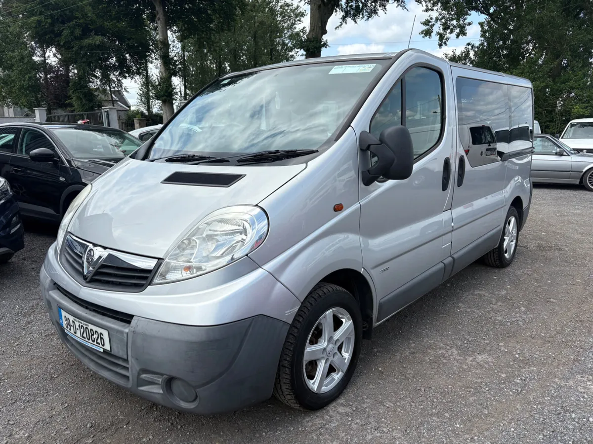 Vivaro Wheelchair Bus - Image 4