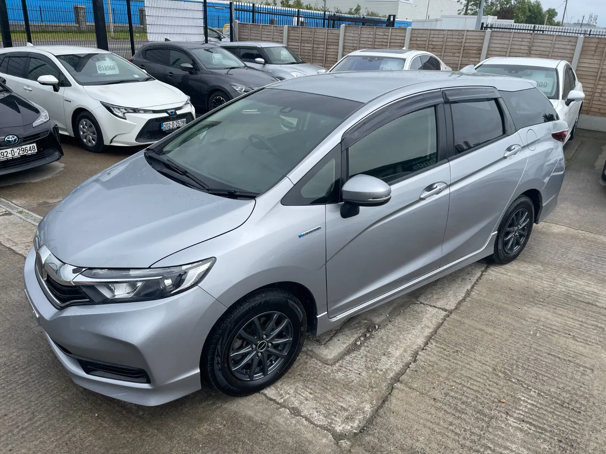 192 Honda Shuttle Hybrid 1.5 Automatic 5dr Model - Image 4