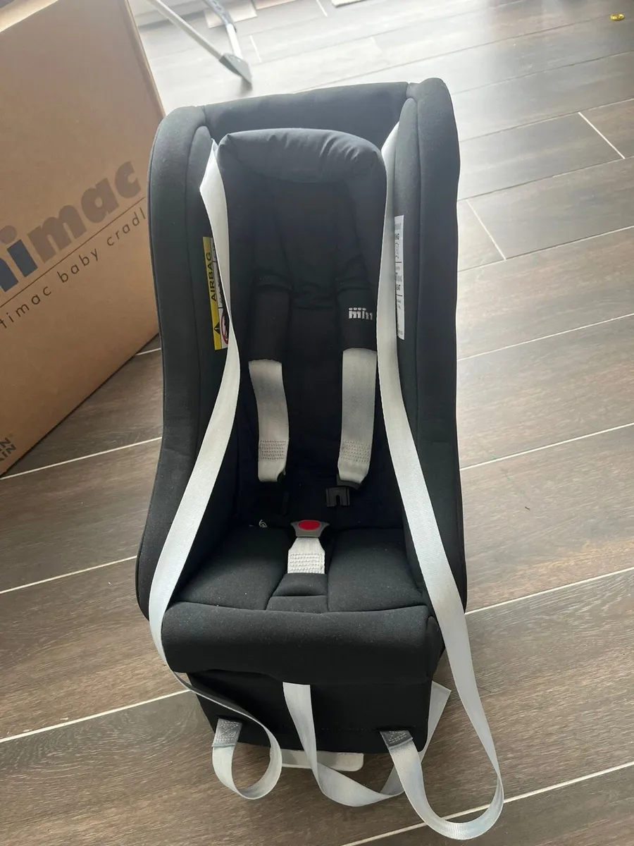 Car seat - Image 1