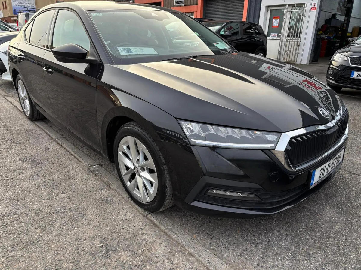 2021 Skoda Octavia AMP 1.0 TSI Ambition 110BHP - Image 3