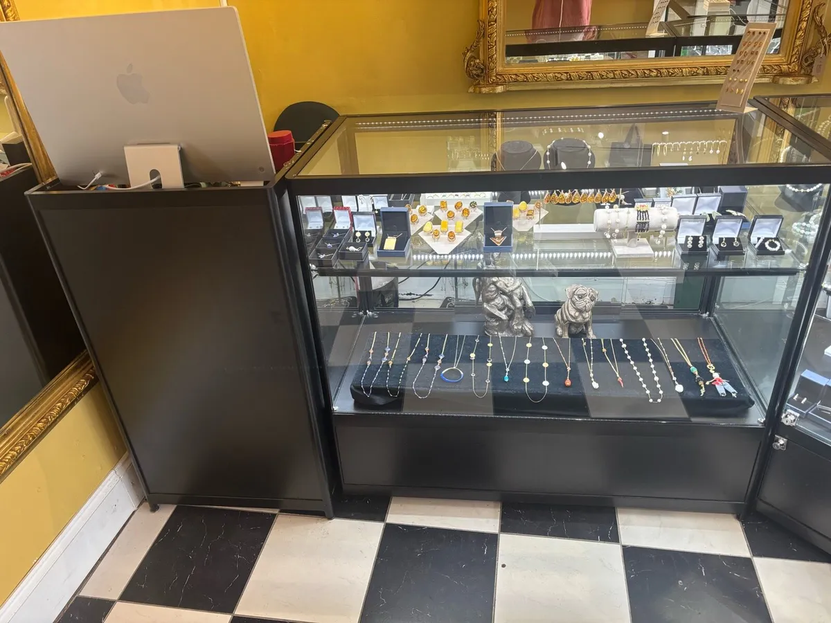 Display cabinets - Image 2