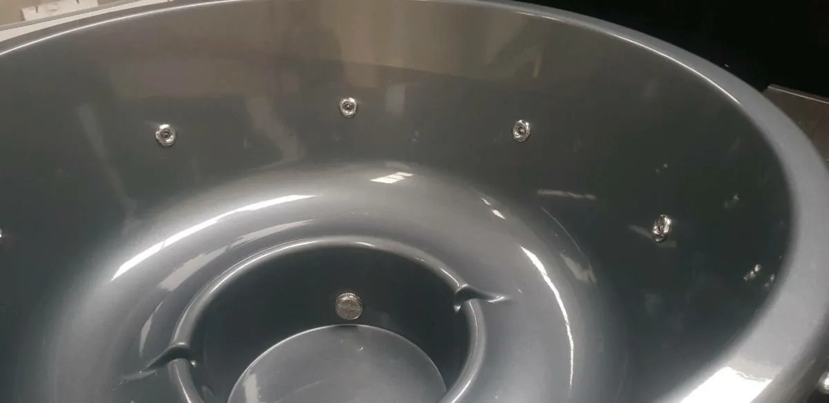 Mobile Hot tub business + FB page - Image 3
