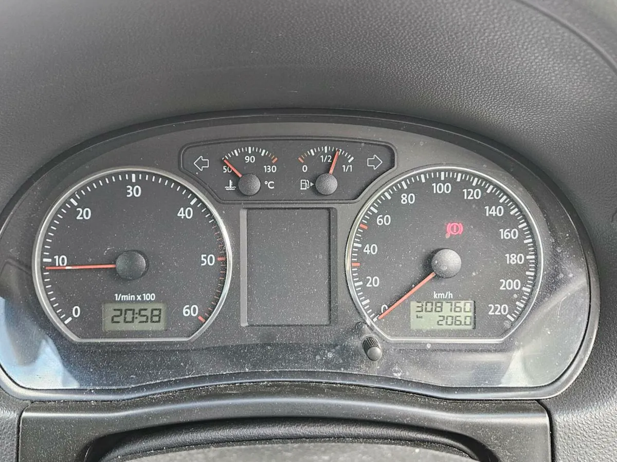 Volkswagen polo diesel - Image 3